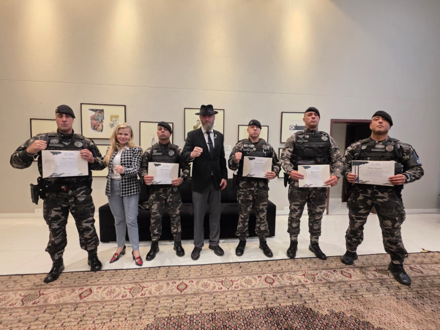 Assembleia Legislativa do Paraná | ALEP | Notícias > Deputado Delegado Tito Barichello (União) homenageia policiais do Batalhão de Polícia de Choque (BPChoque)