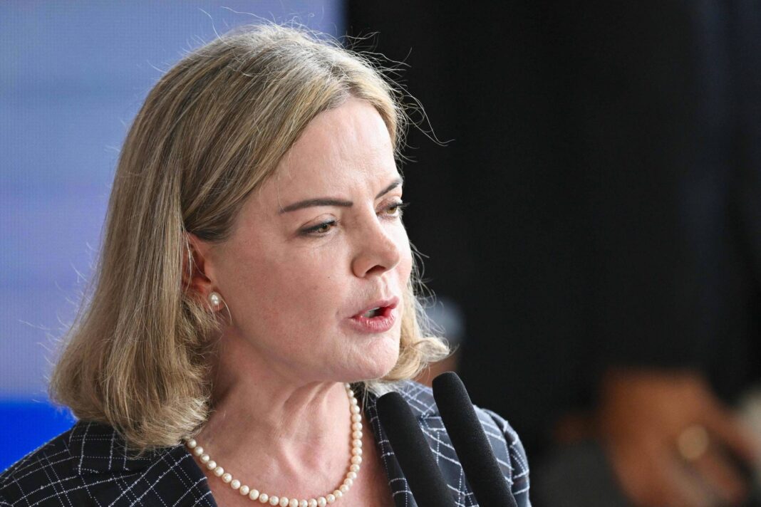 Gleisi rebate Economist: querem fim das políticas públicas – 01/01/2026 – Política