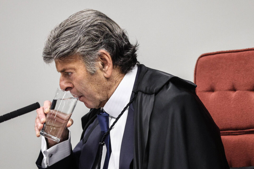 Fux abandona STF durante crítica de Gilmar à Lava Jato – 16/10/2025 – Poder