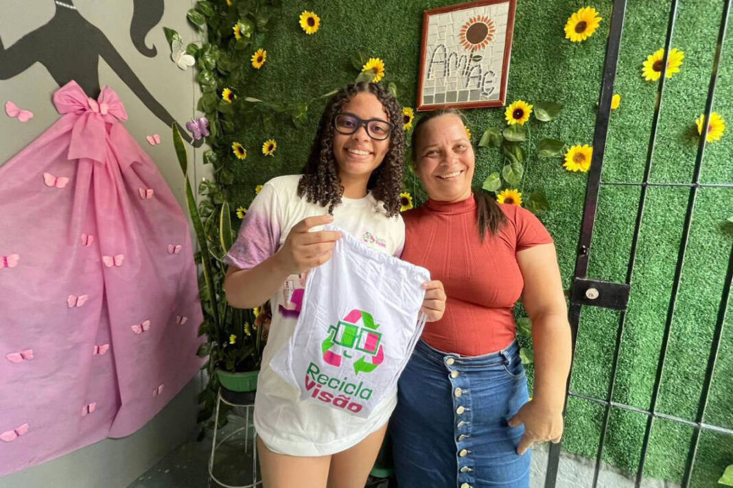 Plástico reciclado vira armação de óculos a crianças no RJ – 20/10/2025 – Equilíbrio e Saúde