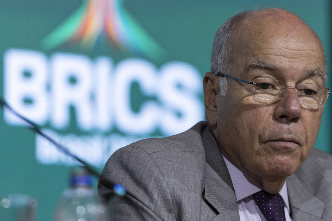 Itamaraty pede R$ 352 mi extras para fechar contas – 18/10/2025 – Painel