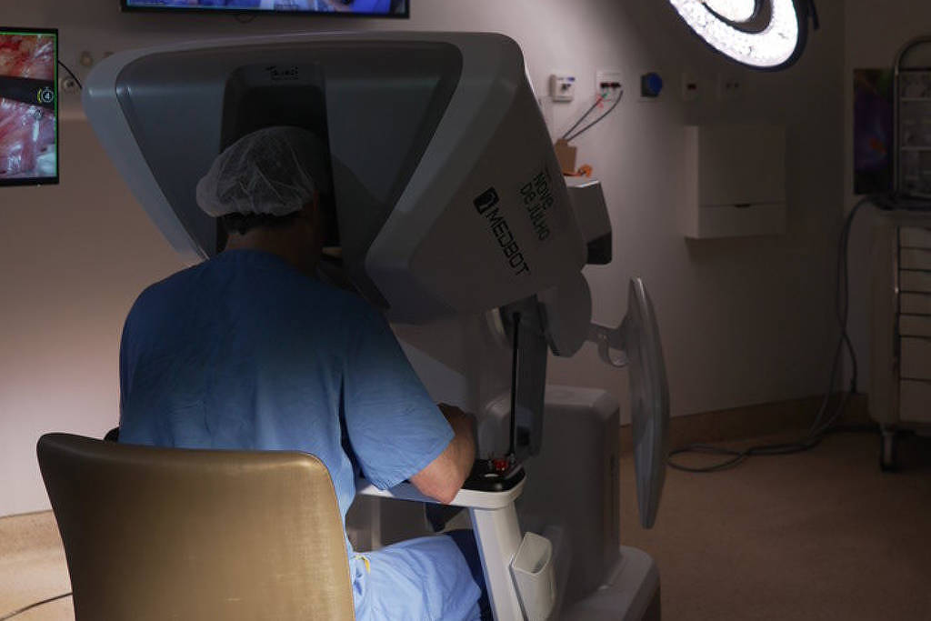 Médico em SP faz telecirurgia robótica em paciente no RS – 19/10/2025 – Equilíbrio e Saúde