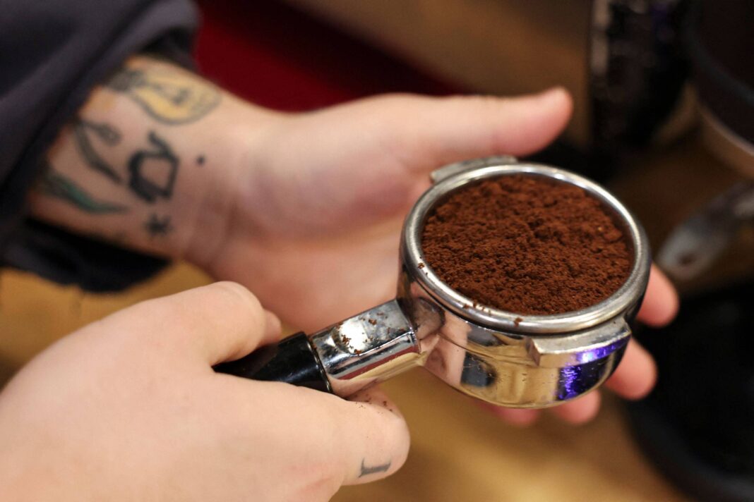 Após tarifas de Trump, NY sente no bolso alta do café – 18/10/2025 – Mercado