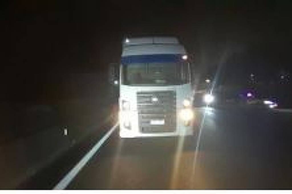 Motorista é preso com carreta na contramão em SP – 19/10/2025 – Cotidiano