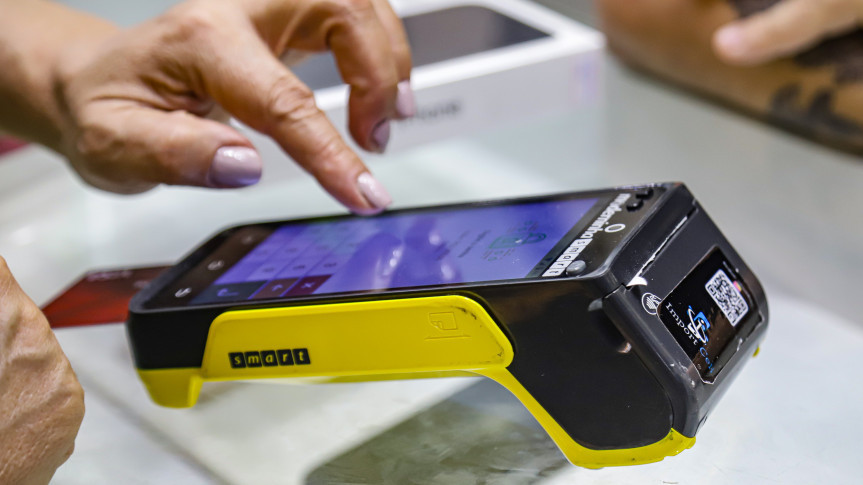 Assembleia Legislativa do Paraná | ALEP | Notícias > Projetos ampliam acessibilidade de pessoas com deficiência visual em terminais de pagamento eletrônico