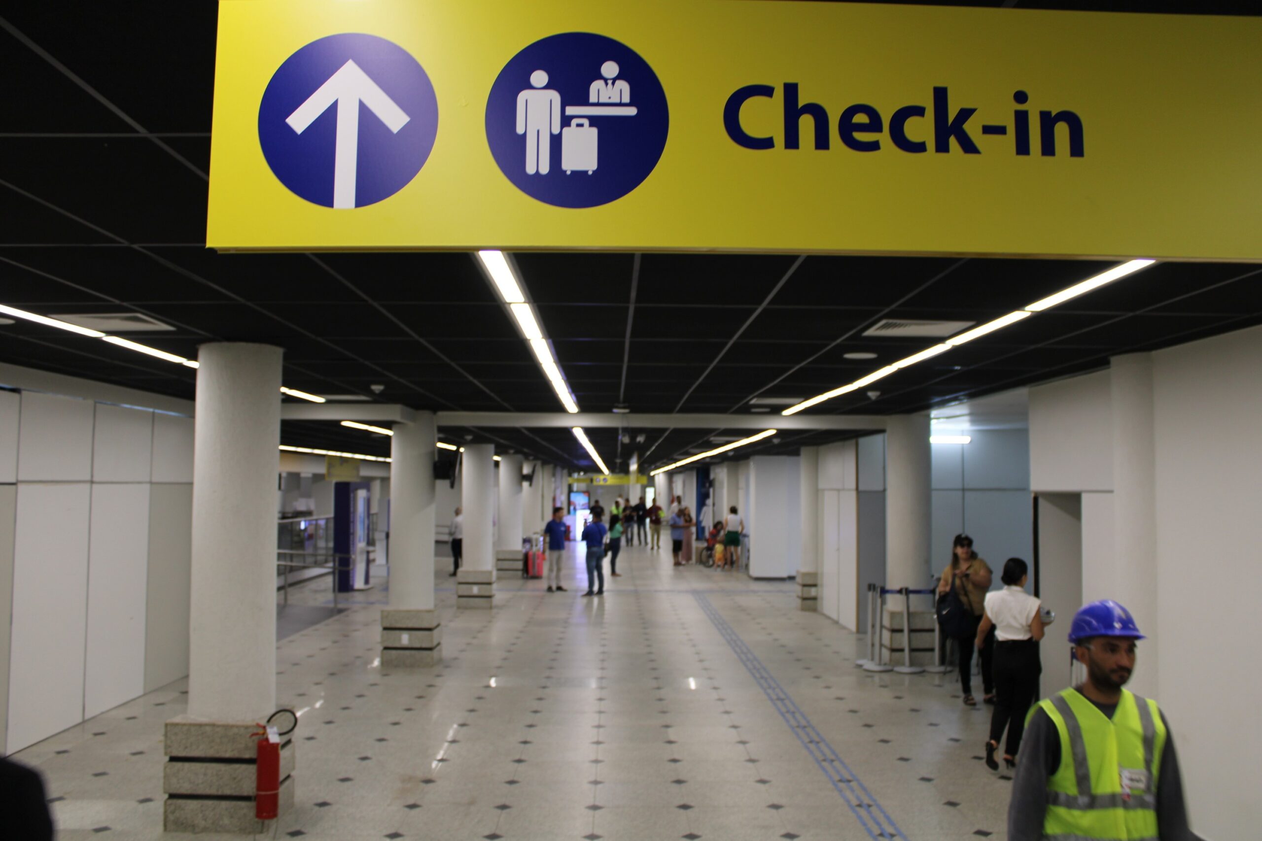 Por que fazer 'piada' sobre bomba ou itens proibidos em aeroportos também é crime? Entenda