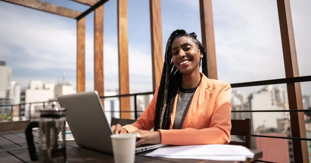 procura por espaços coletivos de trabalho aumentou 97%%