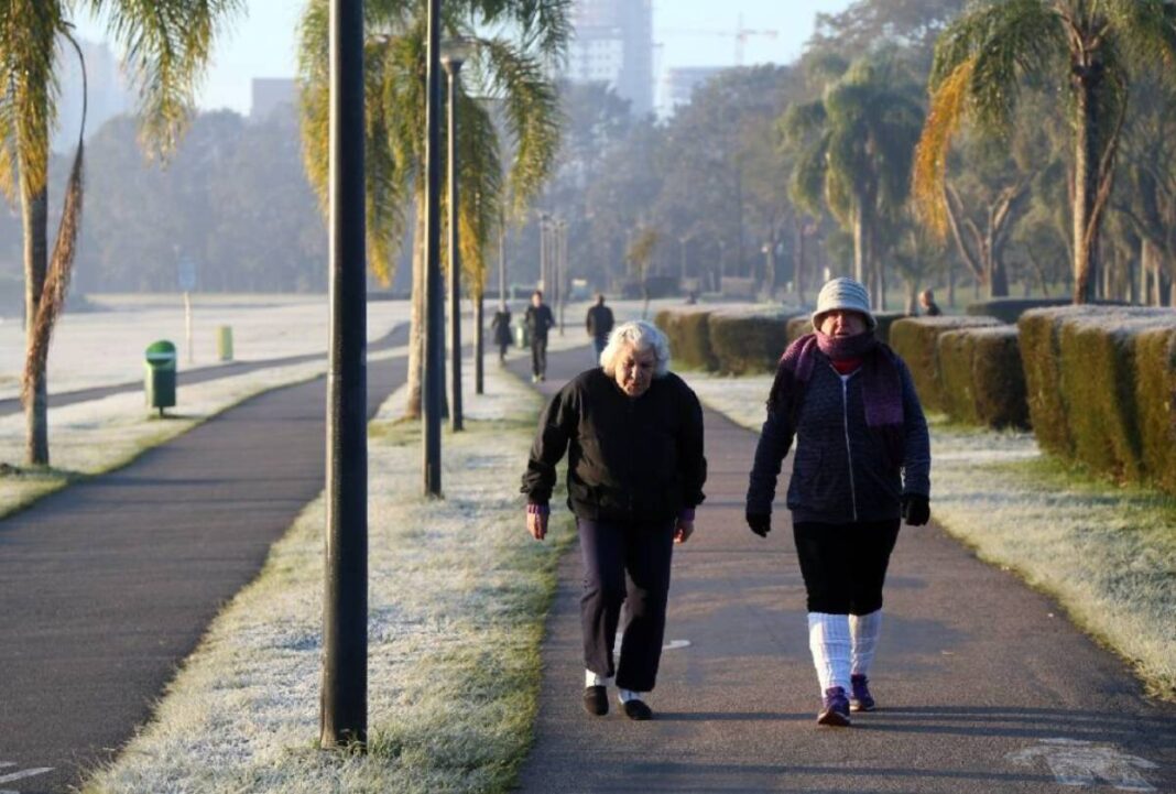 Domingo será gelado e com sol entre nuvens em Curitiba: confira