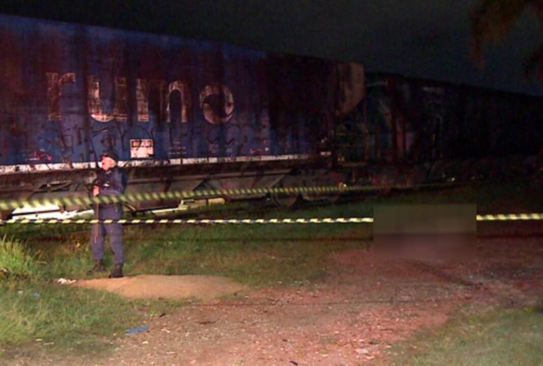 Homem morre atropelado por trem em Curitiba após sair de bar