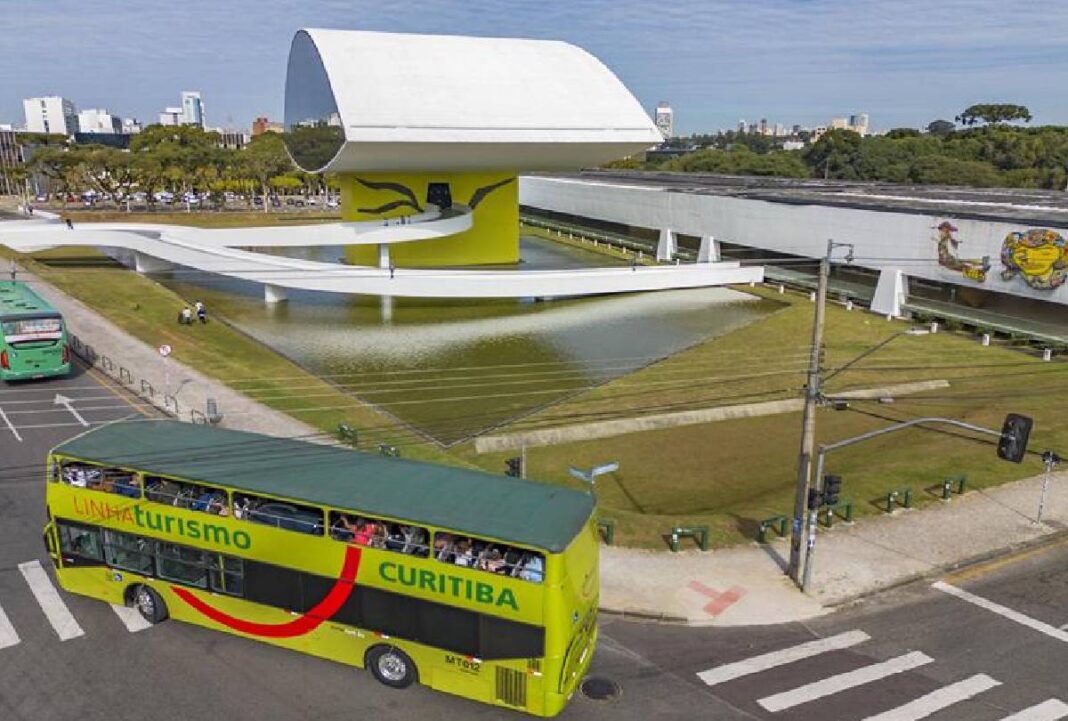 Linha Turismo fica mais barata para curitibanos: veja novo valor