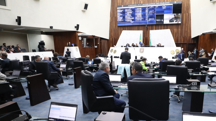 Assembleia Legislativa do Paraná | ALEP | Notícias > Assembleia avança em medidas ambientais com regras para descarte de colchões e controle de ruído
