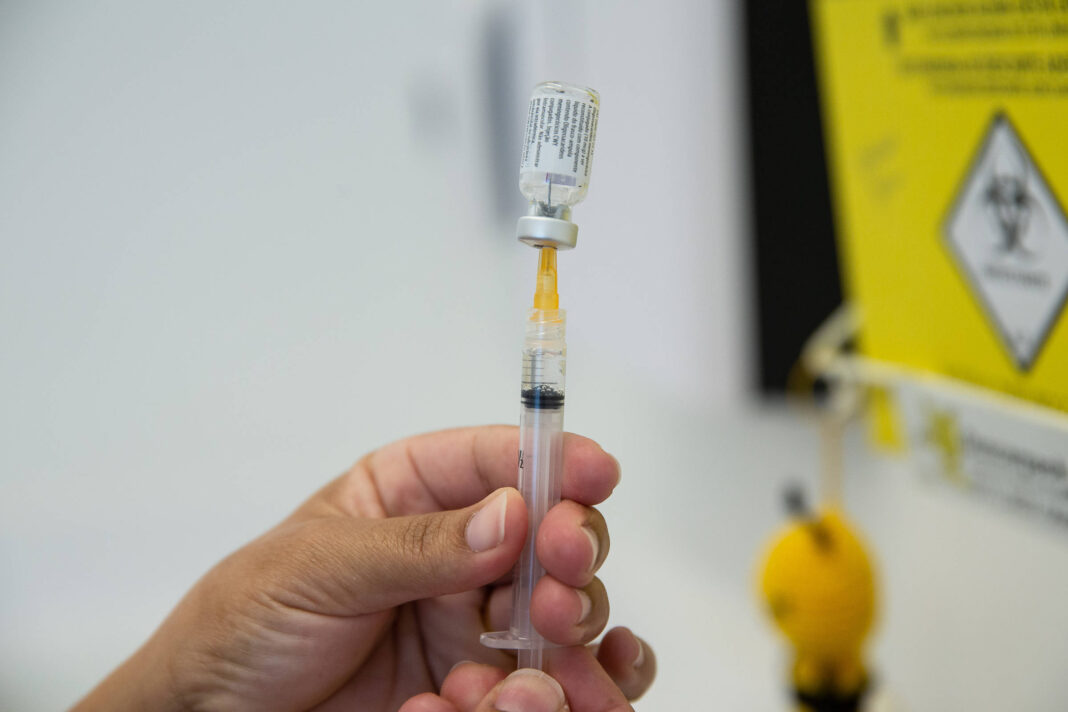 Brasil tem cobertura abaixo da meta contra meningite – 08/11/2025 – Equilíbrio e Saúde