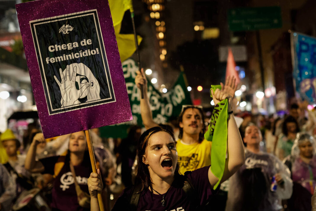 Cresce registro de agressão contra brasileiras no exterior – 25/11/2025 – Cotidiano