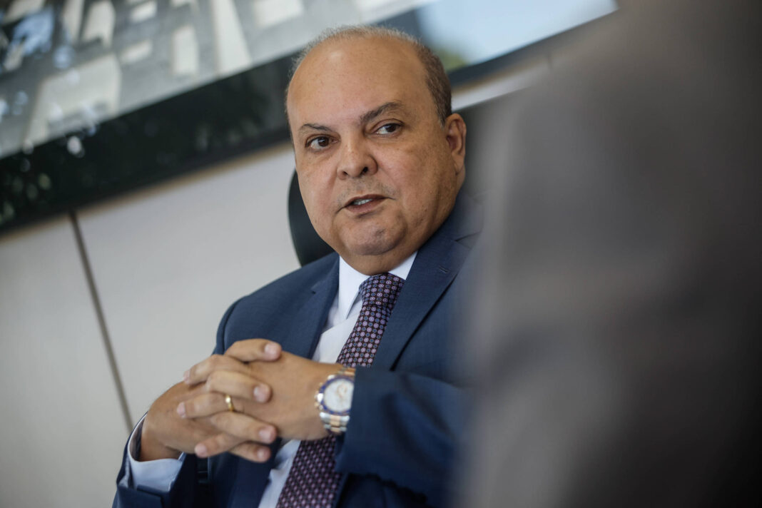 Direita e esquerda batem em Ibaneis por crise do Master – 18/11/2025 – Brasília Hoje