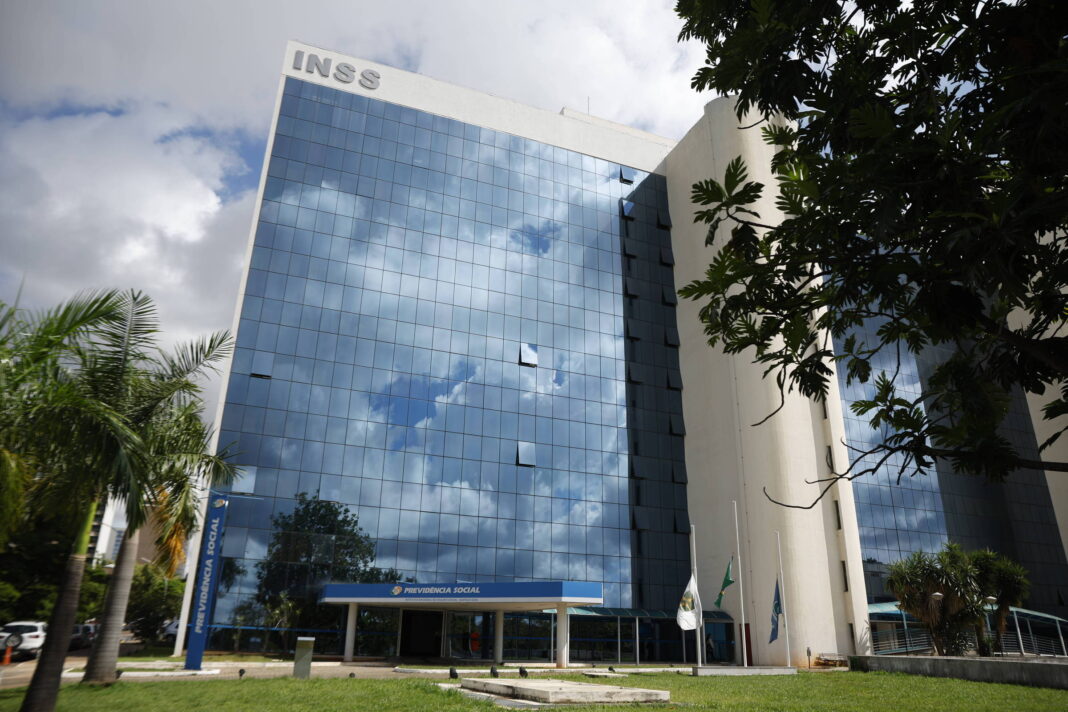 INSS: financeiras vão parar de cobrar seguro no consignado – 04/11/2025 – Mercado