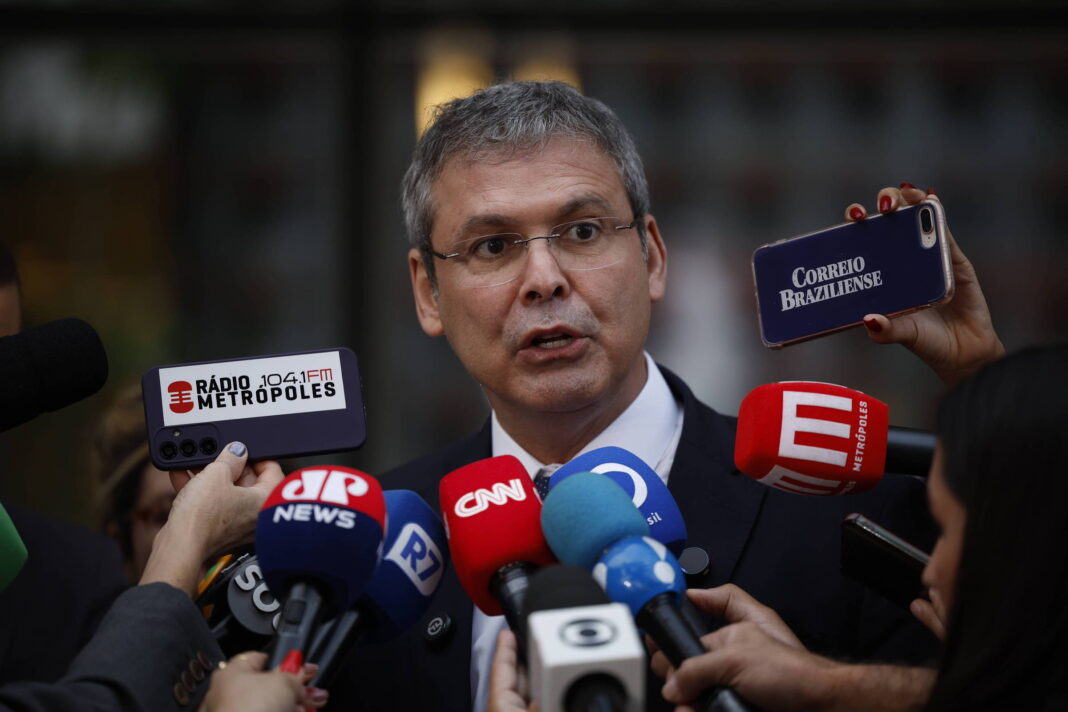 Lindbergh: Lula sofreu furto político com PL antifacção – 09/11/2025 – Painel