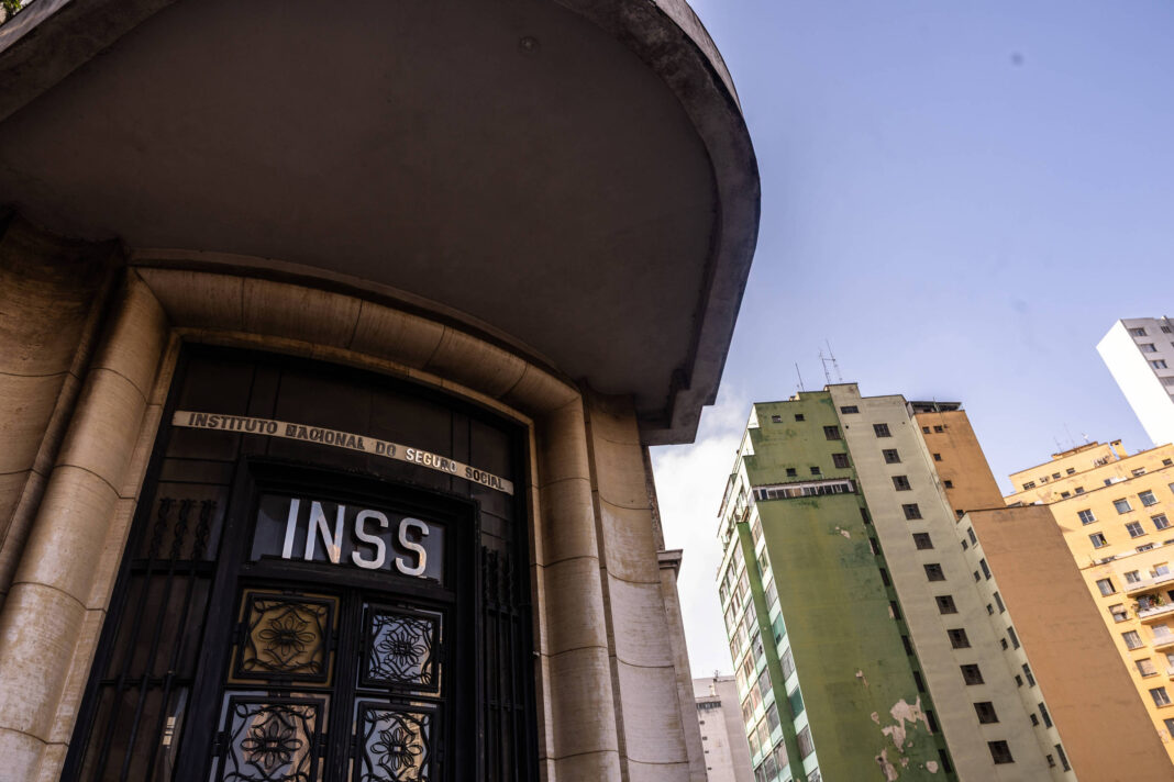 INSS: governo prevê reajuste de 4,66% para aposentados – 10/11/2025 – Mercado