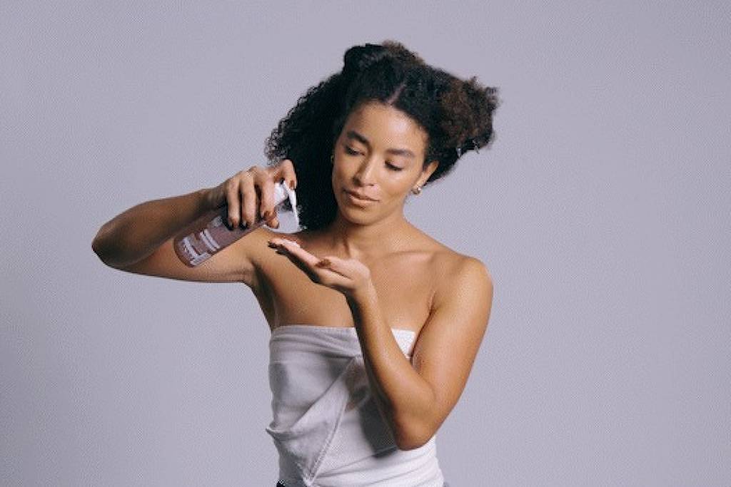 Rotina de cuidados para cabelos crespos e cacheados – 07/11/2025 – Equilíbrio