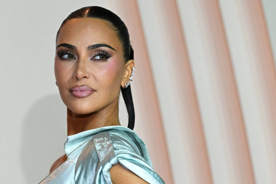 Kim Kardashian é reprovada no exame da OAB americana – 08/11/2025 – Celebridades