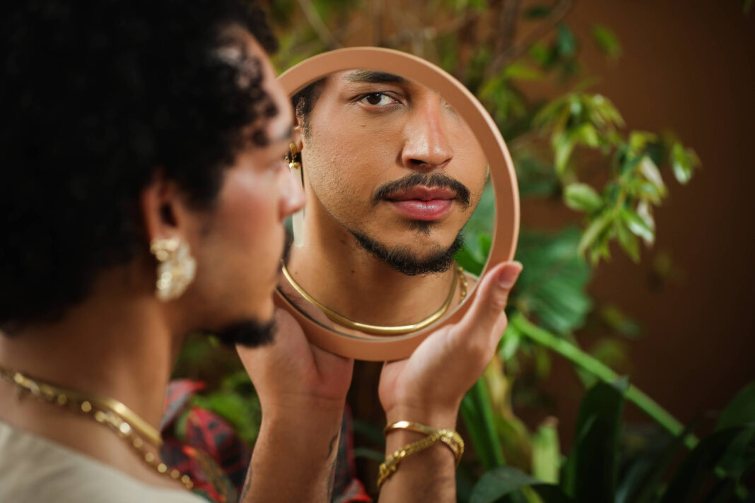 Negros LGBTs vivem dupla discriminação desde infância – 20/11/2025 – Equilíbrio