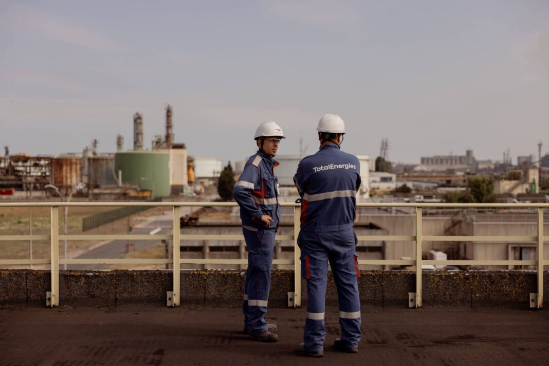 Empresas de energia voltam aos combustíveis fósseis – 19/11/2025 – Mercado