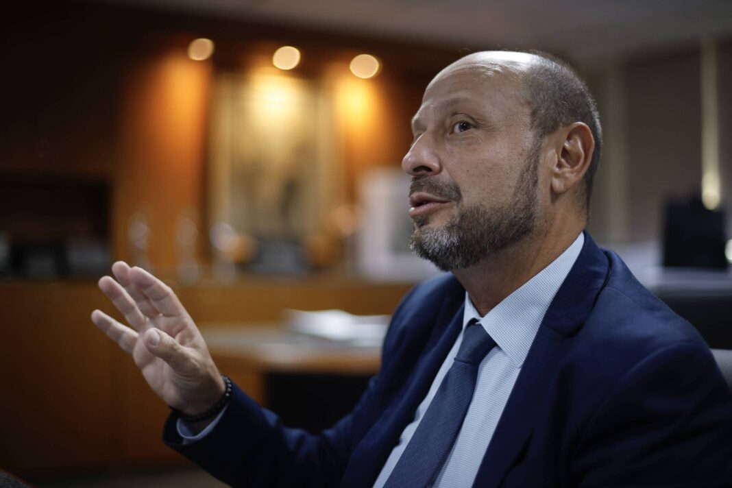 Presidente do INSS pede afastamento de sua vice do cargo – 19/11/2025 – Painel