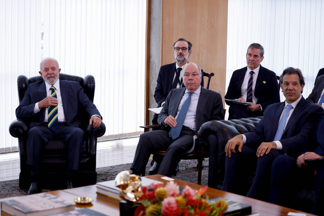 Cinco ministérios ficam abaixo de meta de 30% de negros – 28/11/2025 – Poder