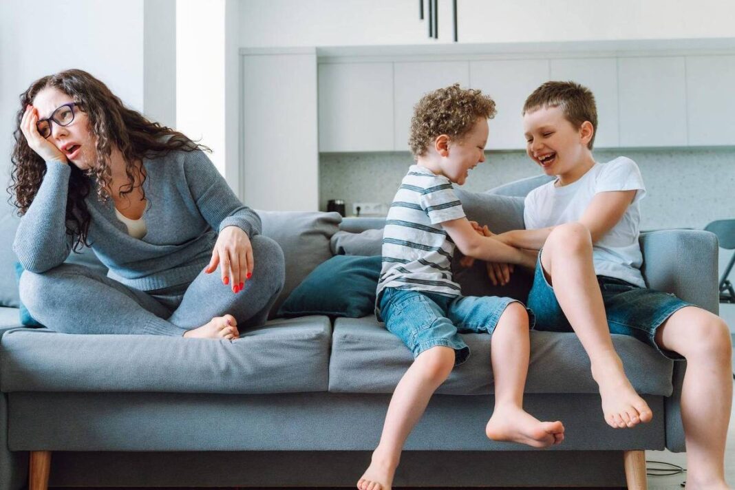 O que fazer se eu não gosto dos amigos dos meus filhos? – 20/11/2025 – Equilíbrio