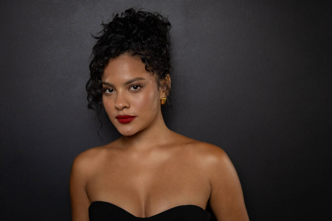 'Aprender com o que aconteceu', diz Bella Campos sobre críticas de Taís Araujo a 'Vale Tudo'