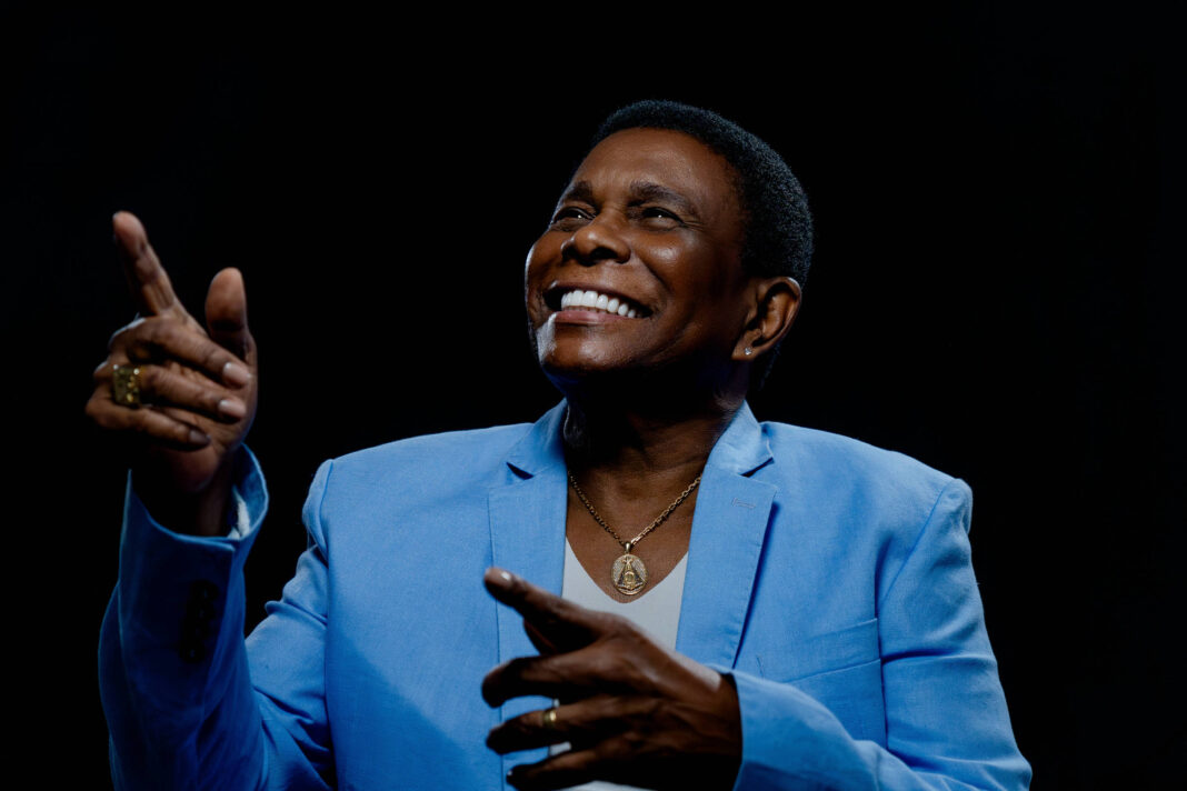 Neguinho da Beija-Flor revisita a sua história em série – 27/11/2025 – Televisão