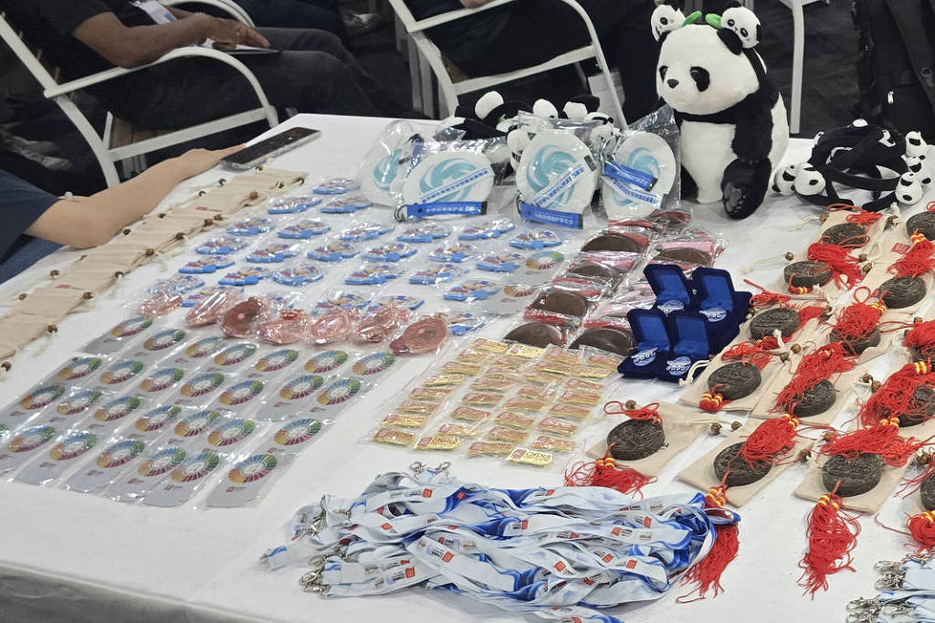 Brindes da COP30 são vendidos por até R$ 400 na internet – 27/11/2025 – Ambiente