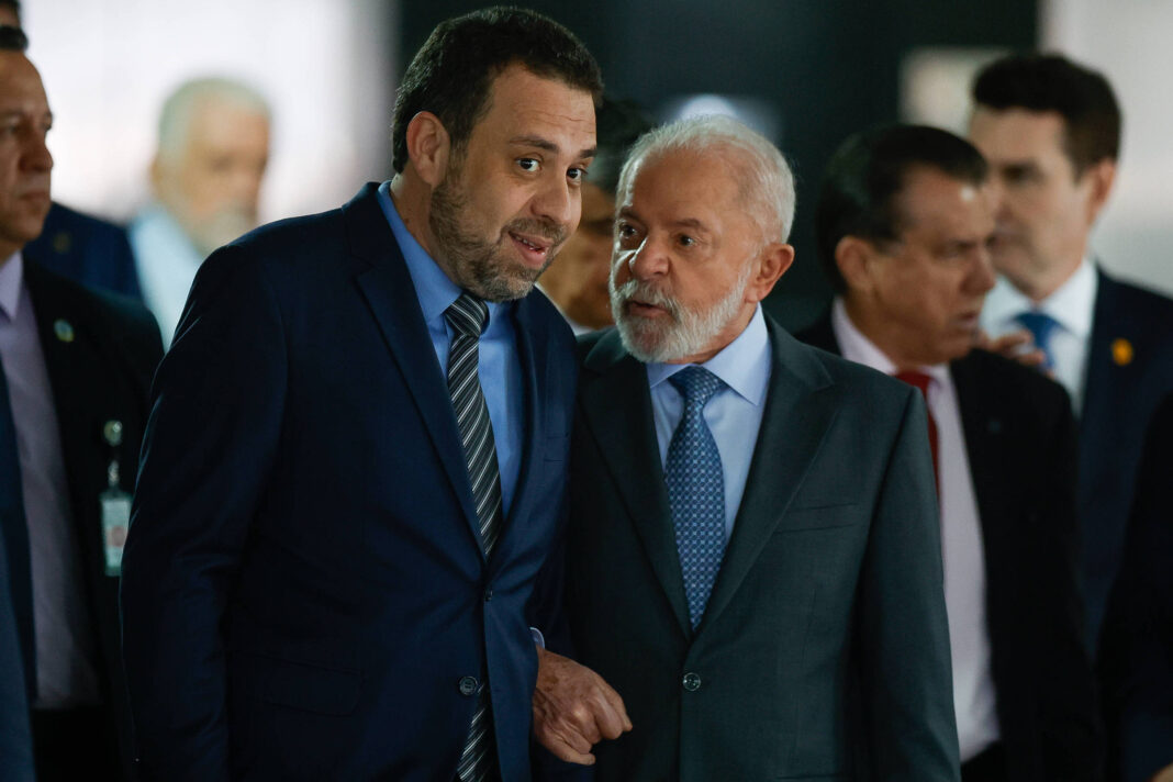 Boulos encontra relator de projeto sobre trabalho em app – 26/11/2025 – Painel