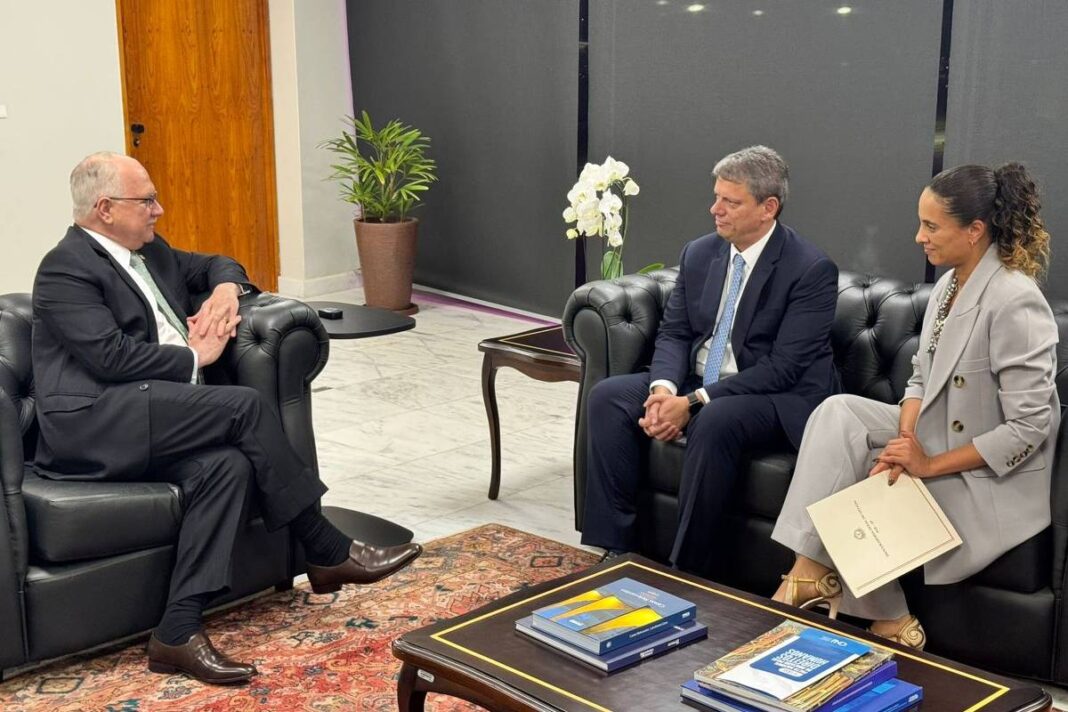 Tarcísio reclamou com Fachin de benefício fiscal à Refit e apontou prejuízo a SP – 27/11/2025 – Painel