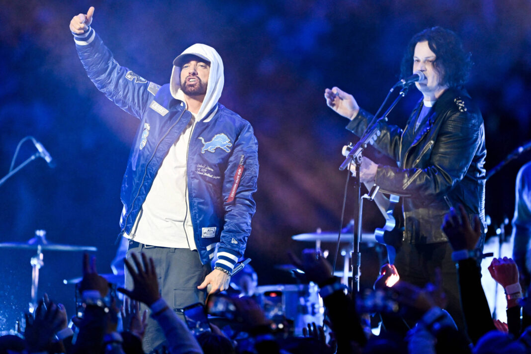 Eminem e Jack White tocam juntos no intervalo da NFL – 27/11/2025 – Celebridades