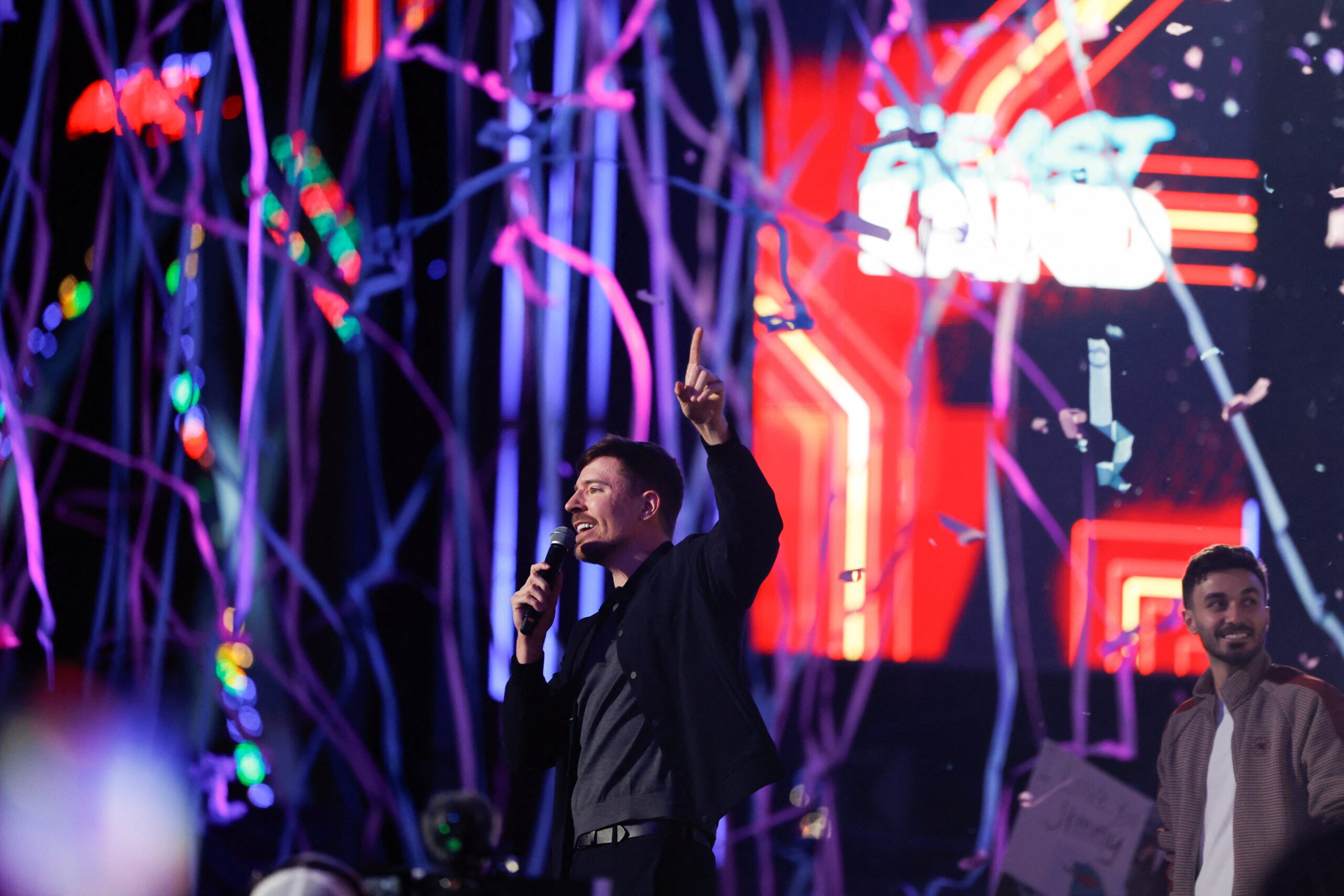 MrBeast lança parque na Arábia Saudita para visitante se sentir dentro de seus vídeos