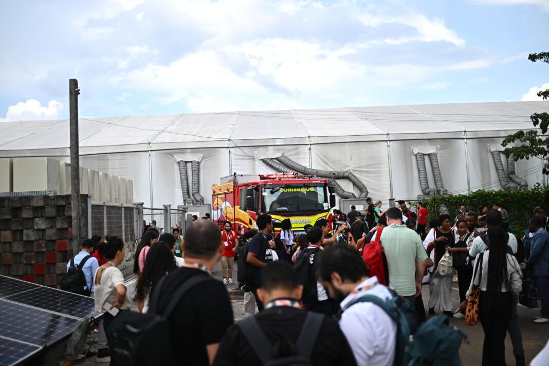 Veja imagens do incêndio e do tumulto na COP 30