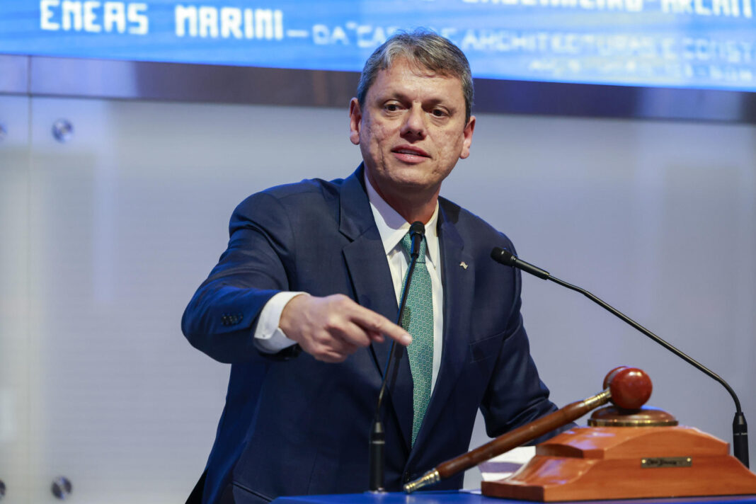 Tarcísio diz ter recebido com tristeza condenação de Bolsonaro