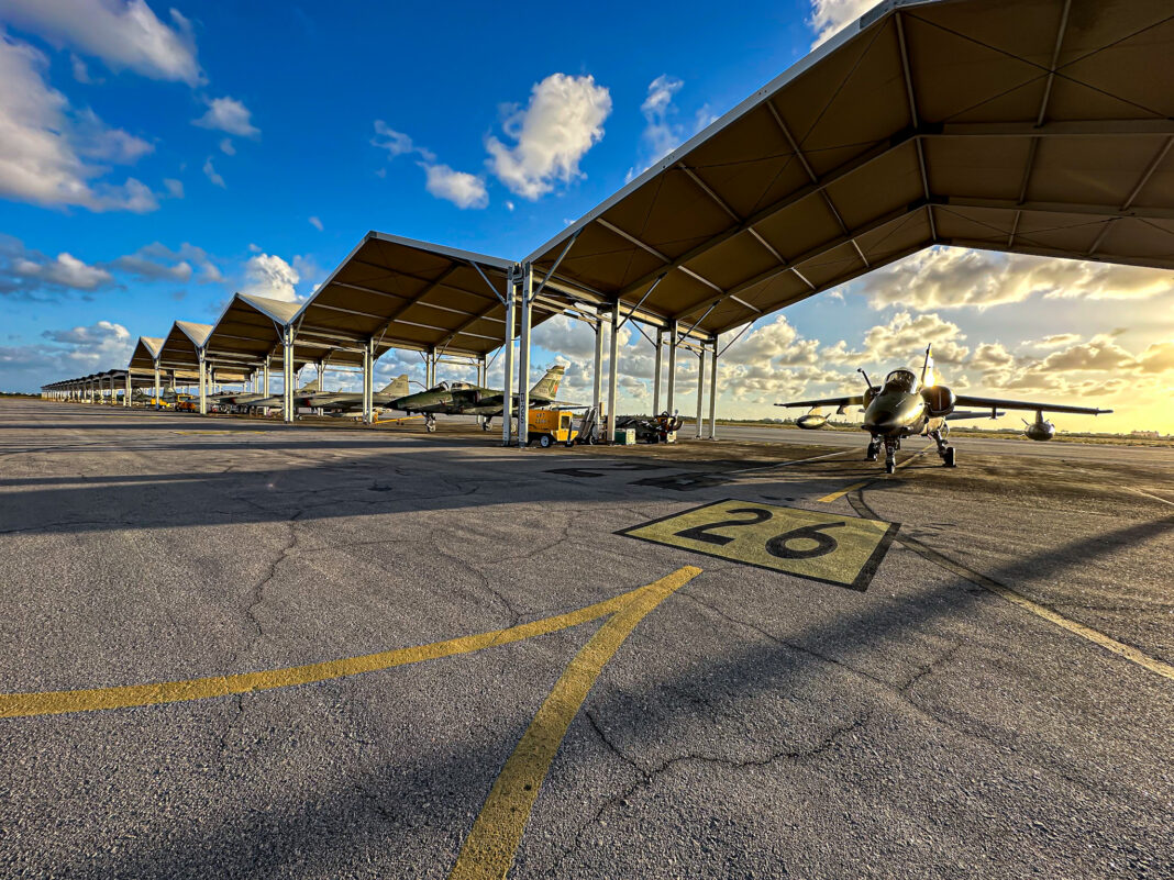 FAB dispara mísseis METEOR de caças F-39E Gripen em Natal
