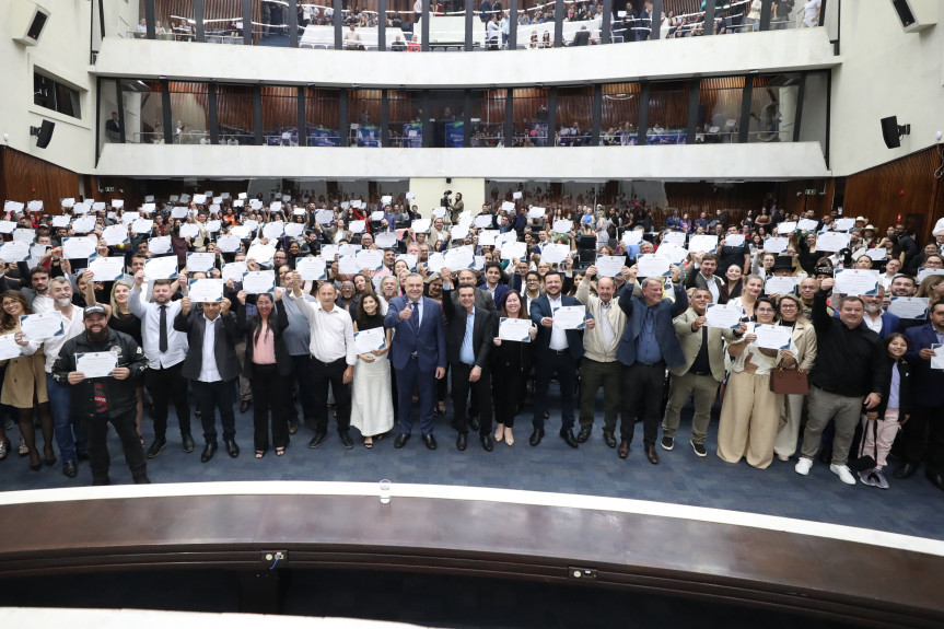 Assembleia Legislativa do Paraná | ALEP | Notícias > Sessão solene da destaca atuação de lideranças que fortalecem a integração da Região Metropolitana de Curitiba