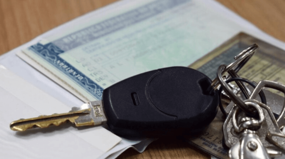 Licenciamento atrasado 2026: como regularizar