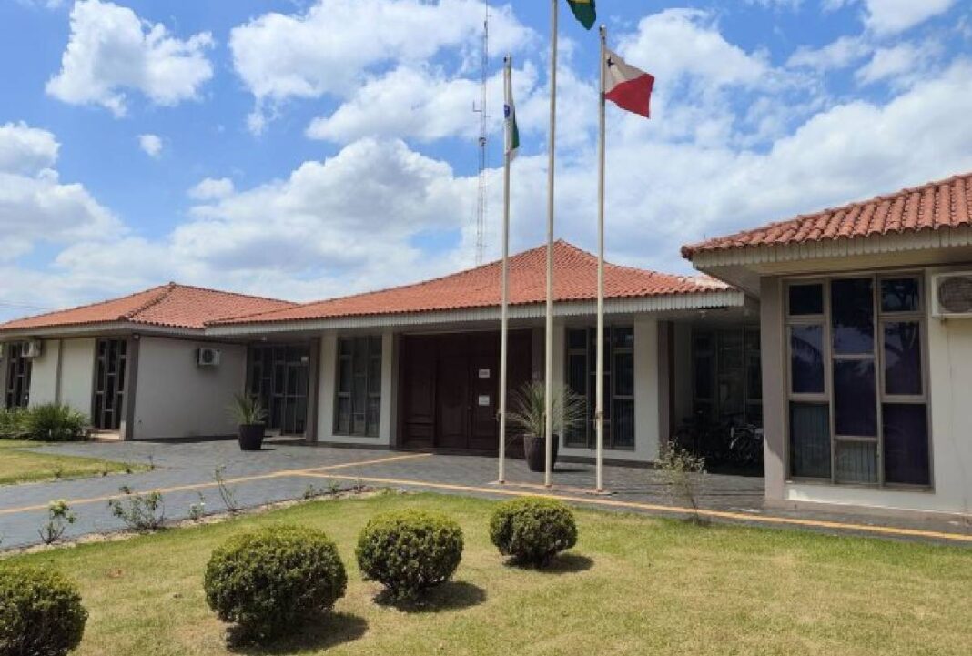 Prefeitura do Paraná abre concurso com 65 vagas e salários altos