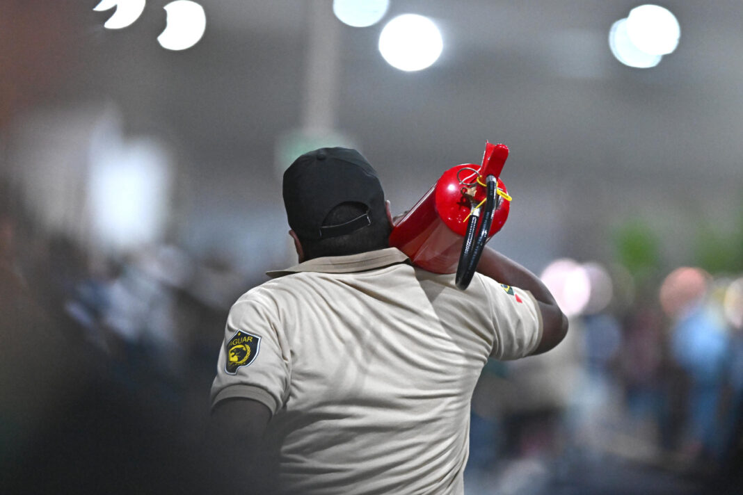 Imprensa internacional destaca problemas da COP 30 após fogo