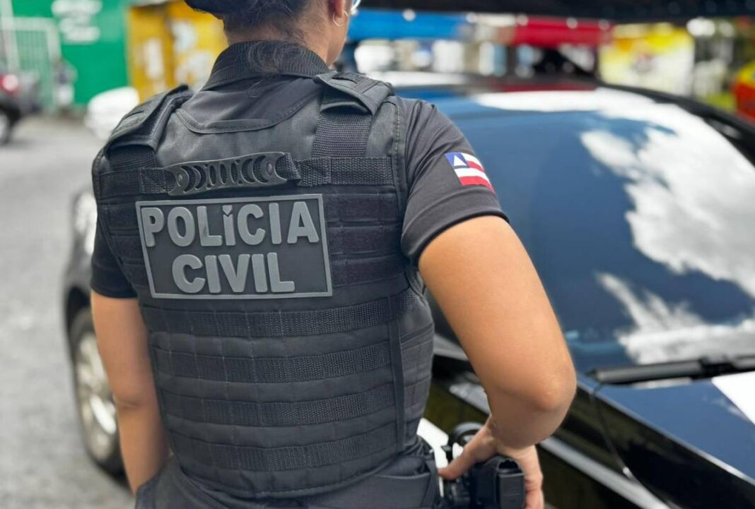 Criança morre com tiro acidental ao brincar com arma do pai