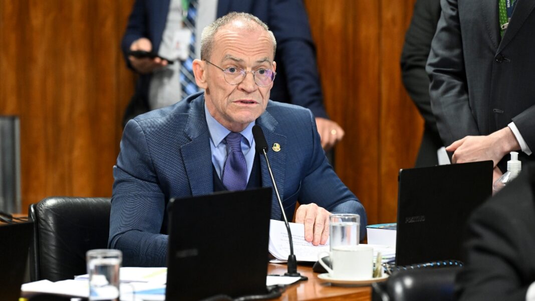 Senador do PT leva presidência da CPI do Crime Organizado após votação apertada