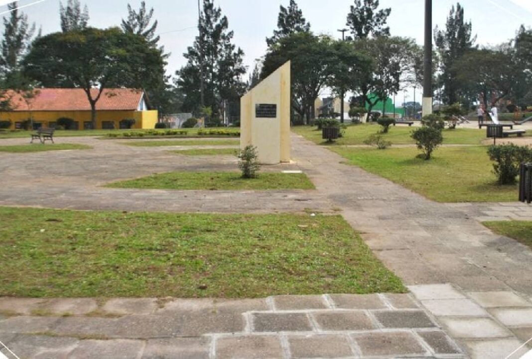 Feira na Praça Menonitas marca início do Natal no Boqueirão