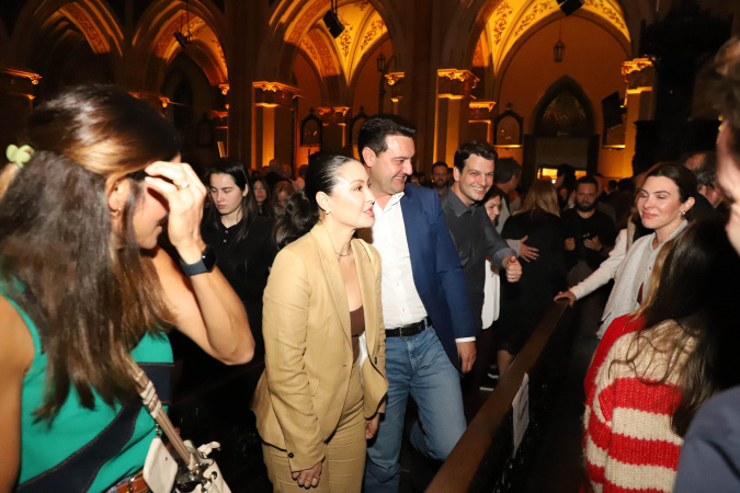 Governador e primeira-dama participam de abertura do Natal de Curitiba na Catedral de Luz