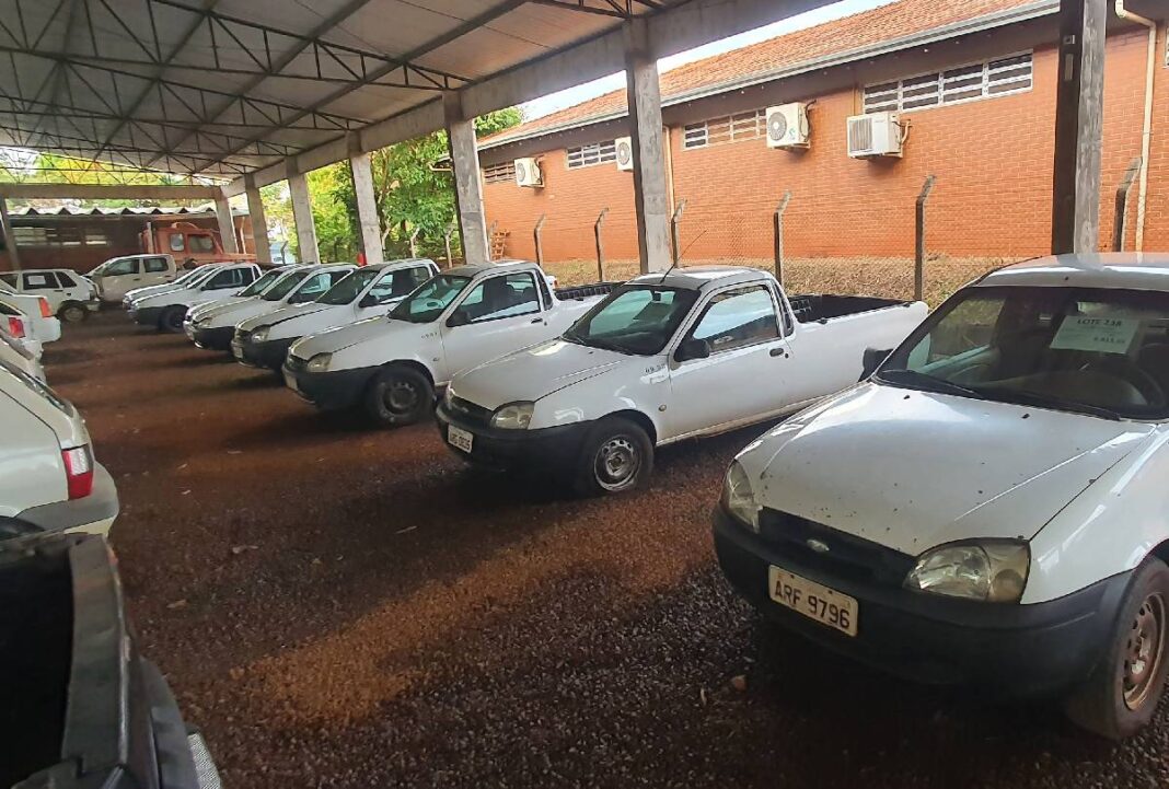 Leilão do Paraná tem motos por R$ 632 e carros por R$ 1,2 mil