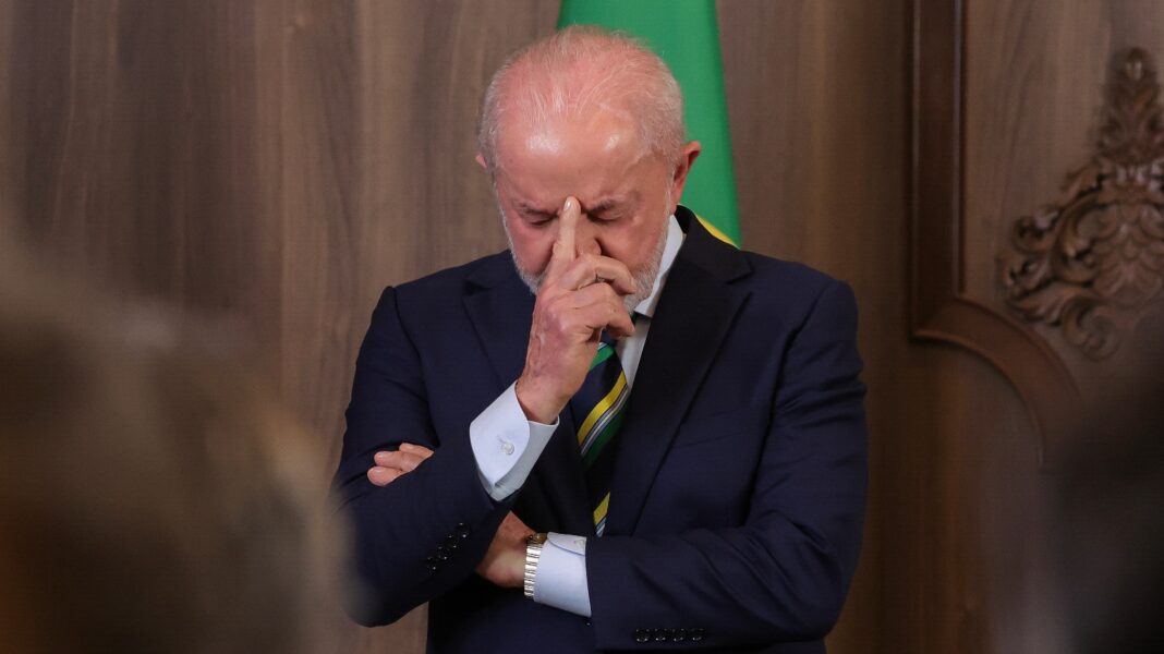 Fila do INSS dobra de tamanho no governo Lula