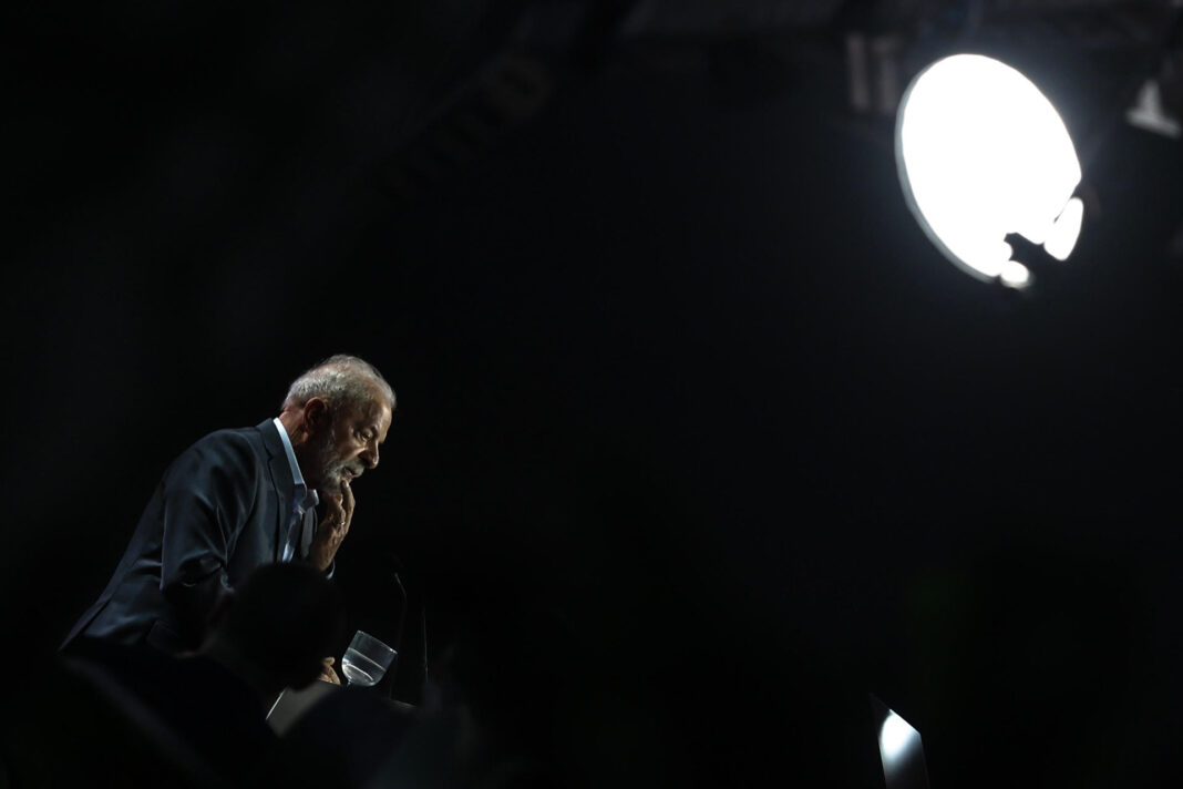 Epstein falou em e-mails sobre ligação com Lula