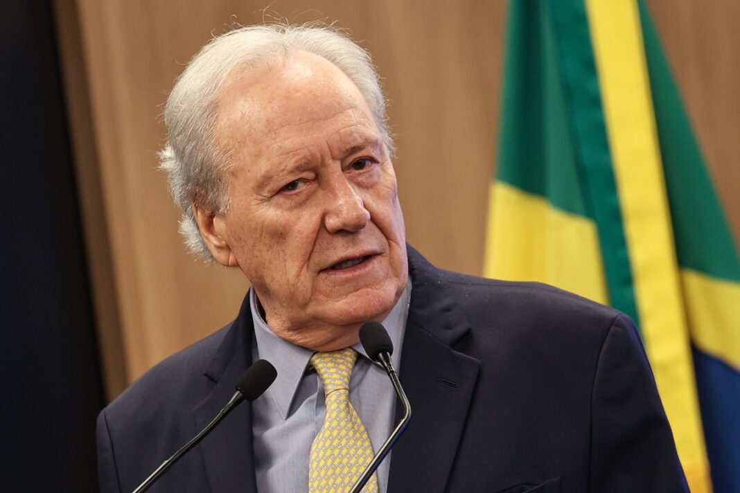 Lewandowski ignora 3ª convocação e vira alvo da oposição